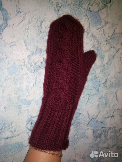 Варежки, носки ручной работы