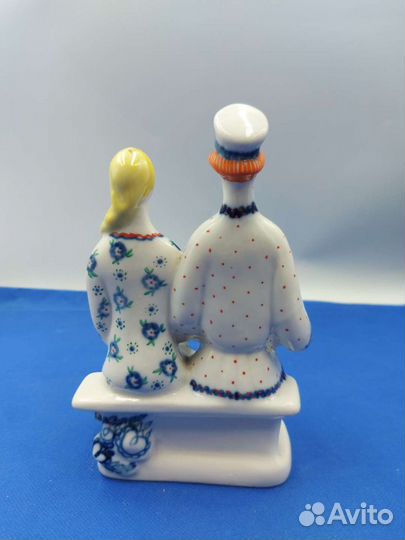 Статуэтка фарфор 
