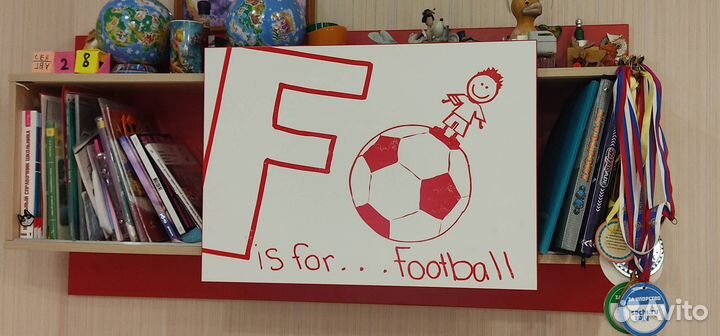 Детский пенал и навесная полка