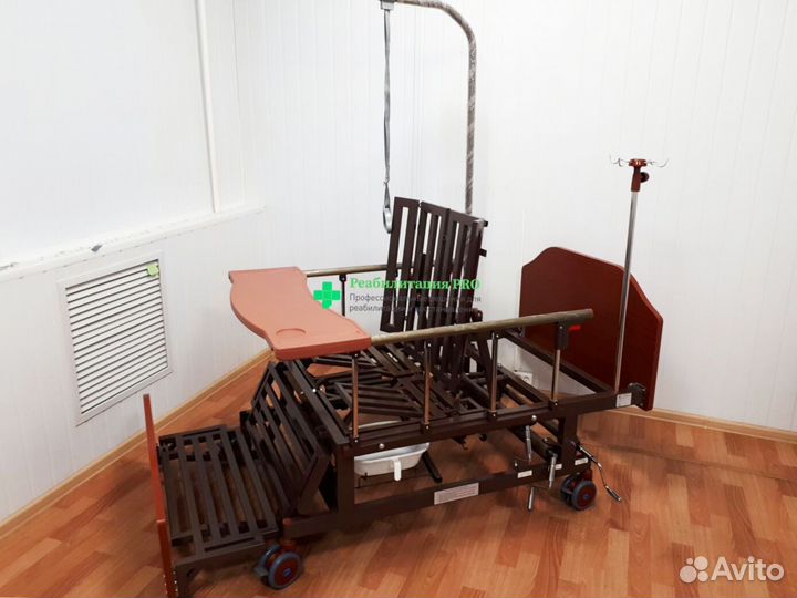 Медицинская кровать для инвалидов