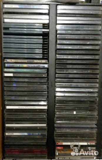 Стеллажи,полки,коробки для дисков