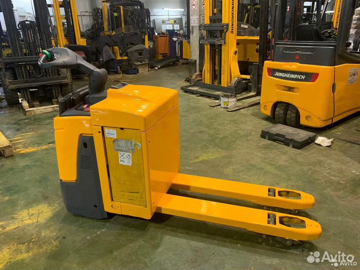 Транспортировщик паллет б/у Jungheinrich ERE 120