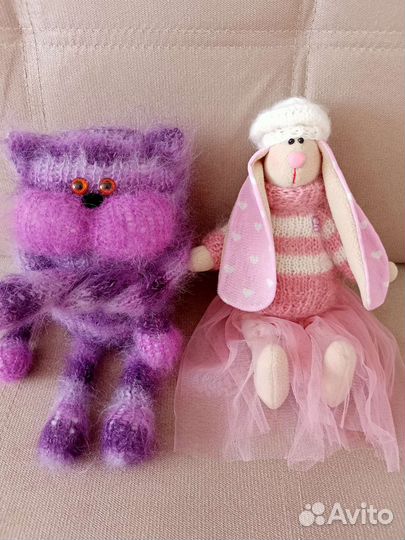 Игрушки ручной работы кот и заяц