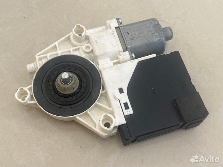 Мотор стеклоподъемника передний правый Volkswagen