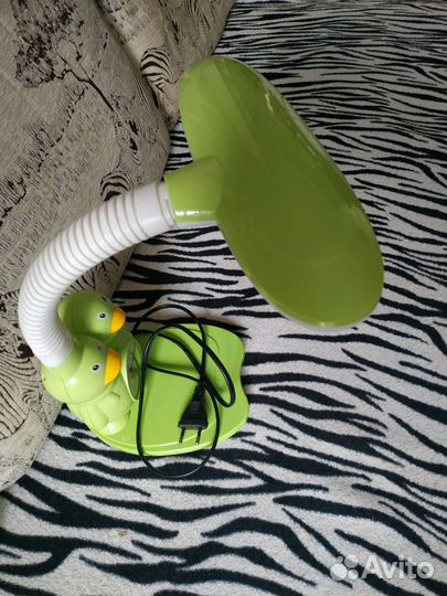 Лампа настольная,с часами