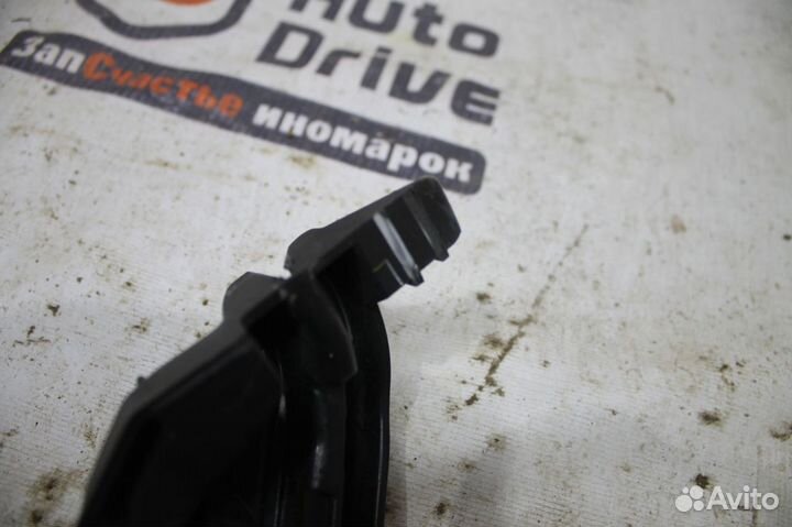 Toyota Land Cruiser 150-151 кронштейн фары