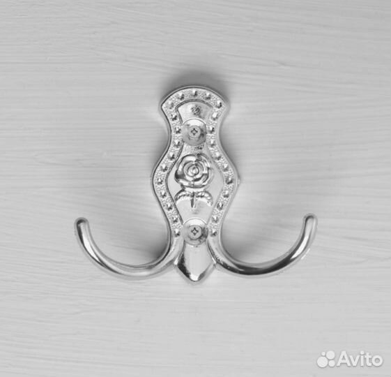 Крючок мебельный Роза