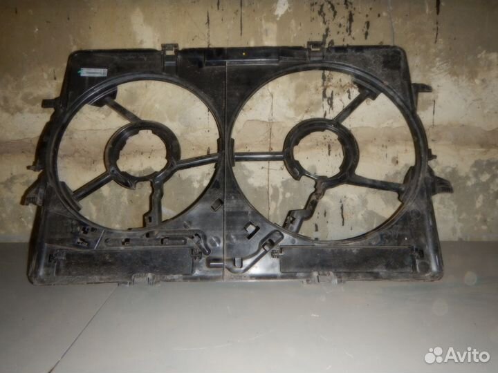 Диффузор вентилятора Audi A4 B8