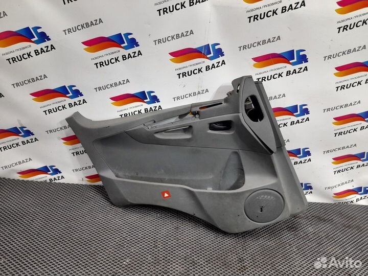 Обшивка двери левая