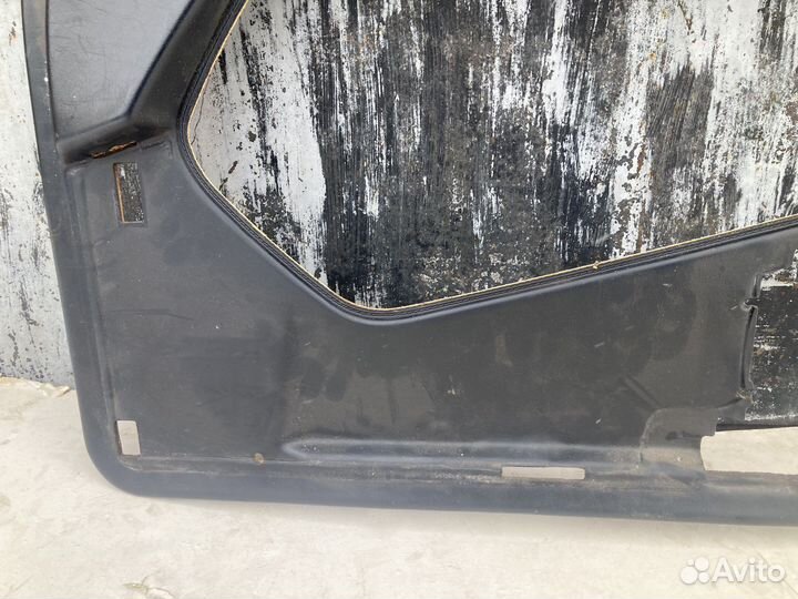 Правый каркас карты двери Mercedes 124