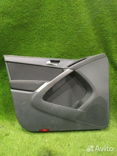Обшивка двери лев. перед. volkswagen tiguan