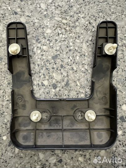 Обшивка, панель салона MN124341