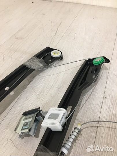 Стеклоподъемник передний левый Mercedes Benz C200