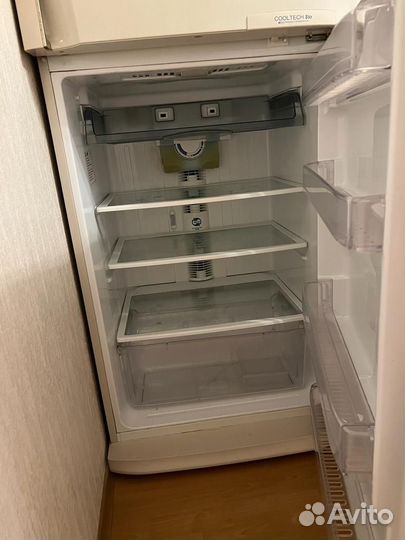 Холодильник двухкамерный Samsung SR-52 NXA