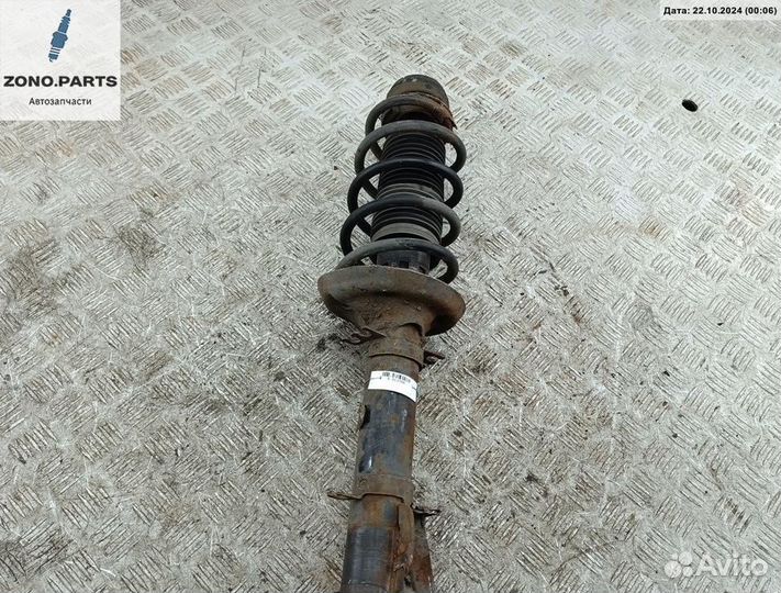 Стойка подвески передняя левая на Volkswagen Golf-4