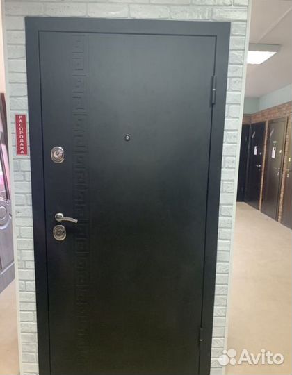 Двери входные со склада