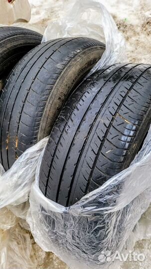Yokohama E70B 215/60 R16