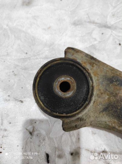 Передний правый рычаг Opel corsa d