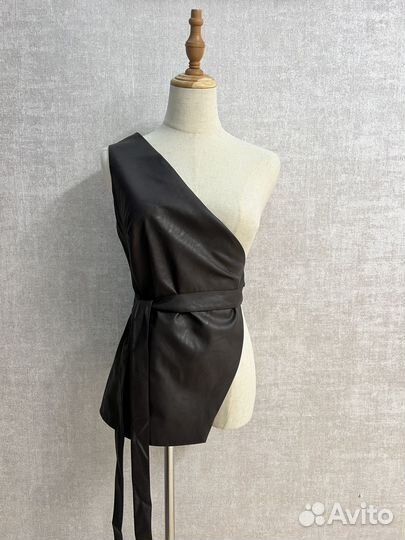 Жилет асимметричный экокожа