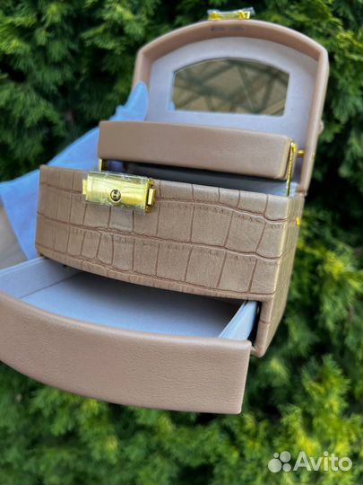 Шкатулка для украшений