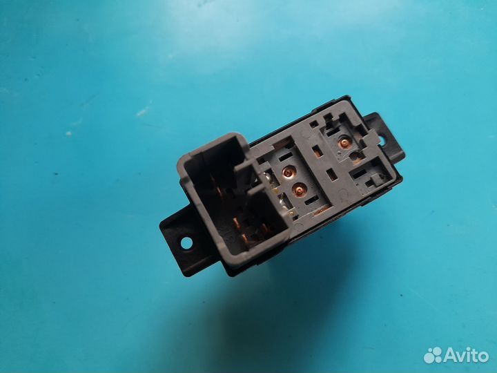 Кнопка стеклоподъемника SsangYong Actyon New