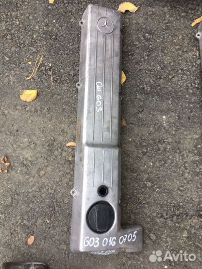 Клапанная крышка Mercedes Ом603