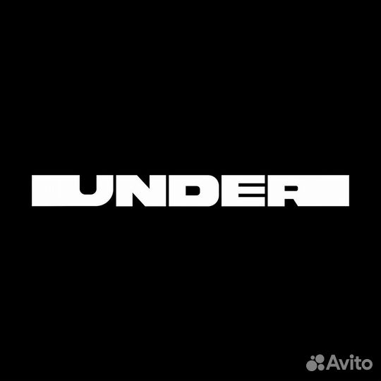 Официант в Under bar