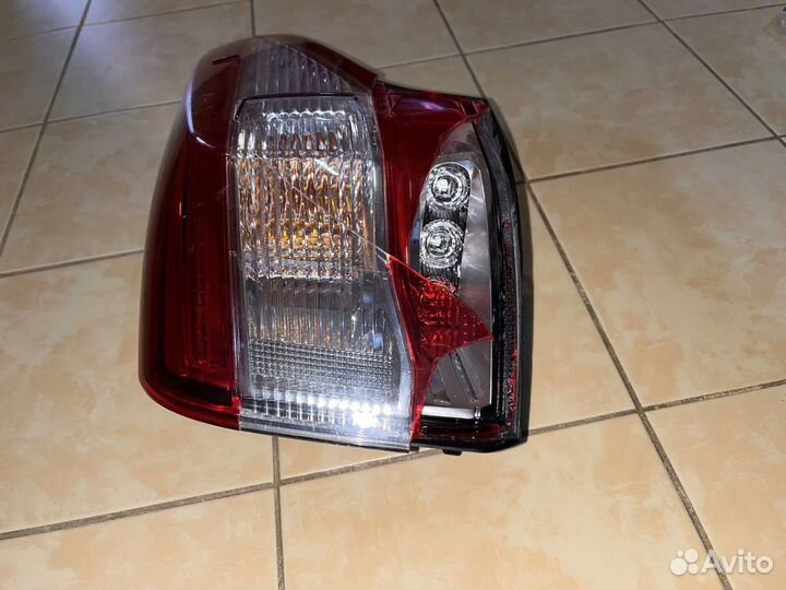 Задняя фара Nissan Qashqai j11 правая с дефектом