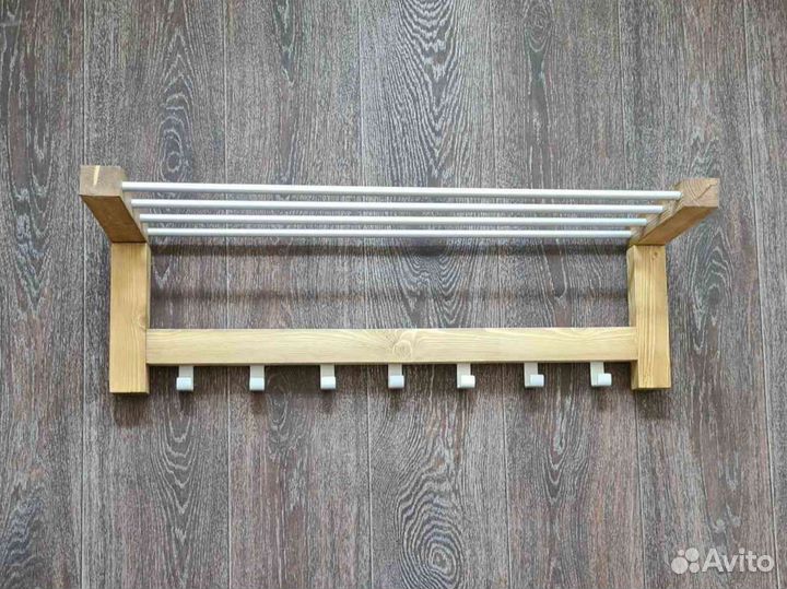 Вешалка настенная с брашировкой