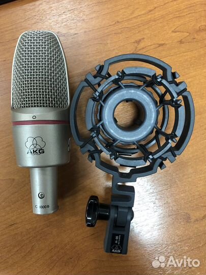 Студийный микрофон AKG C3000b