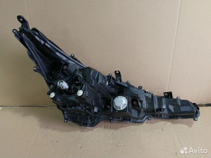 Фара toyota corolla nre210