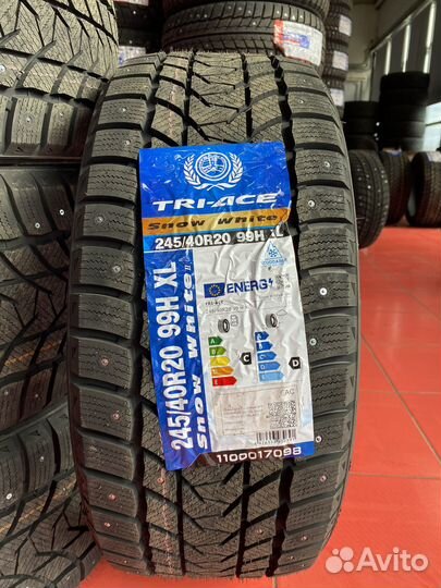 Tri Ace Snow White II 245/40 R20 и 275/35 R20