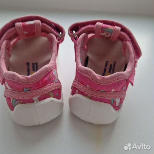 Сандалии для девочки
