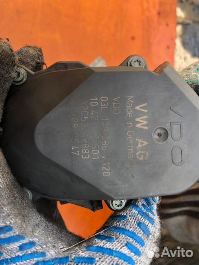 Впускной коллектор Volkswagen Tiguan 2.0 TDI