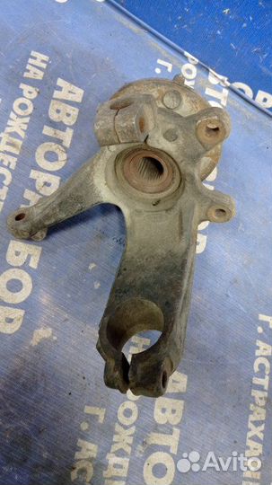 Передний левый поворотный кулак Ford Focus 3 седан