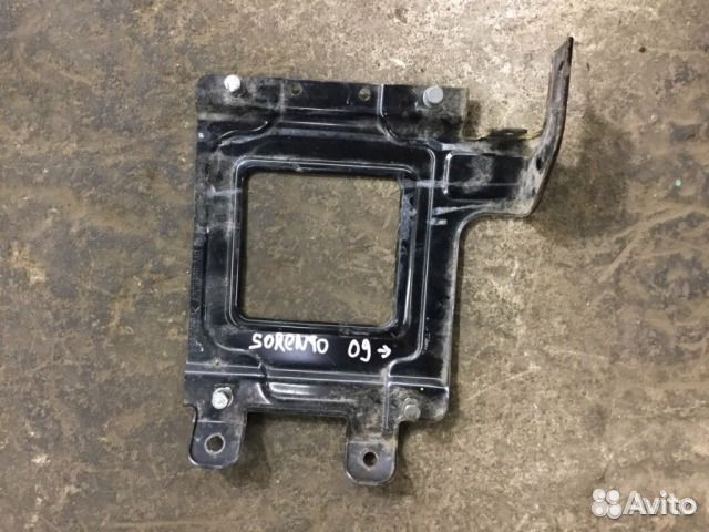 Крепления акб Киа Соренто после 2009 года