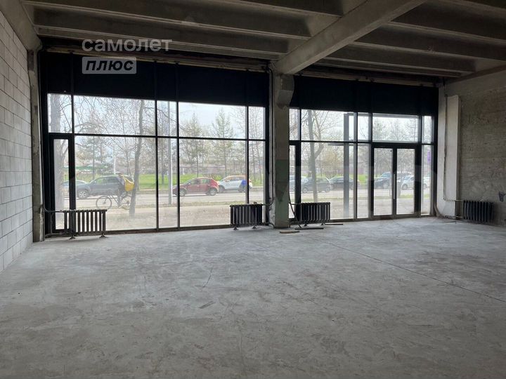 Сдам торговое помещение, 221.7 м²