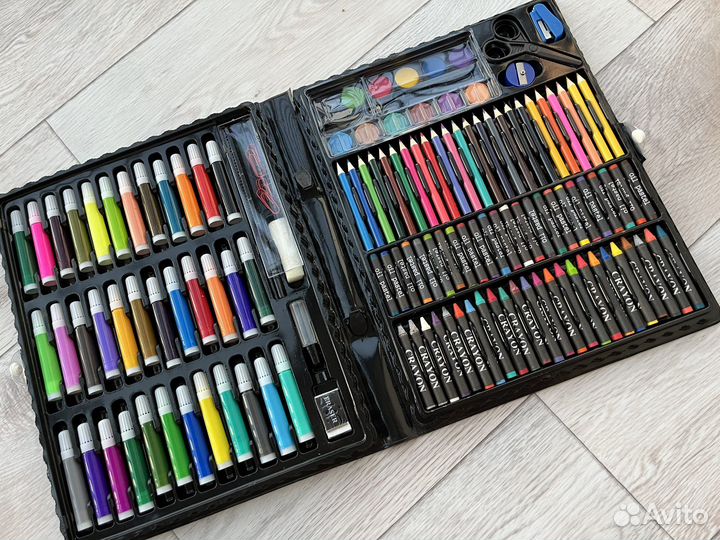 Набор для рисования в чемоданчике