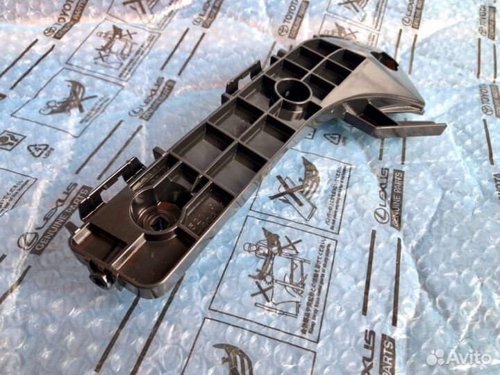 Кронштейн бампера передний правый Lexus Lx 570