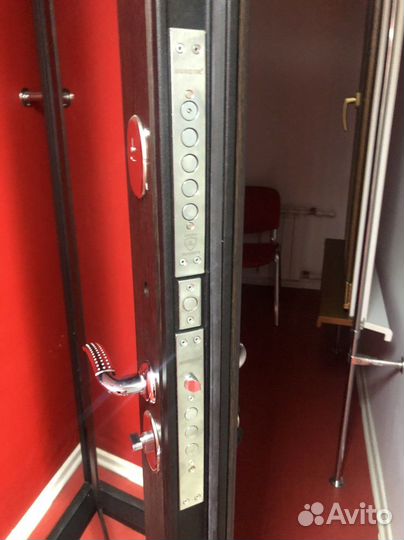 Двери с витрины новые