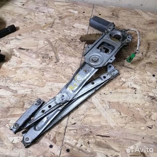 Стеклоподъемник Subaru Legacy BG5 задний левый