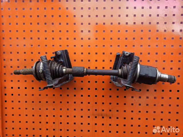 Полуось левая Toyota avensis 09