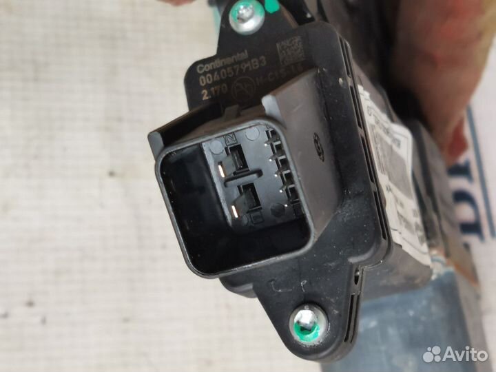 Моторчик стеклоподъемника перед. правый Chevrolet