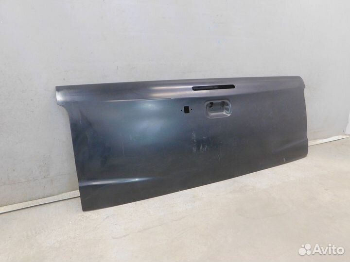 Дверь багажника нижняя Mitsubishi L200