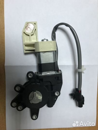 Электромотор стеклоподъемника двери isuzu