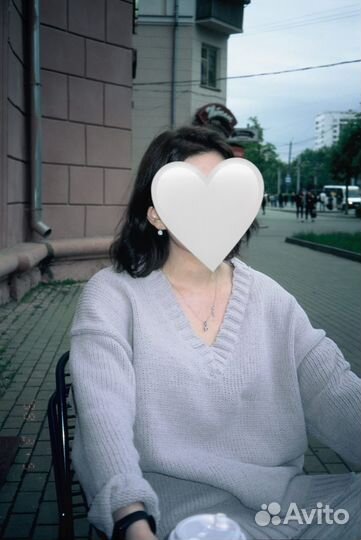 Свитер Bershka женский бежевый