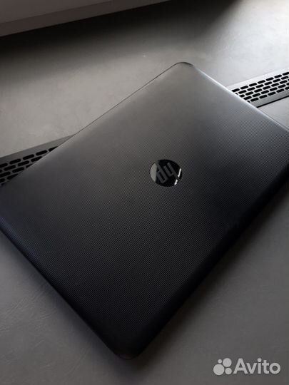 Ноутбук HP - 15-ay576ur