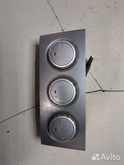 Переключатель отопителя Subaru Forester (S11), 200