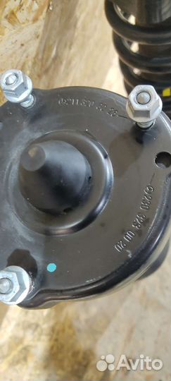 Стойки передние Mercedes Benz W211 272