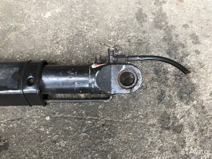 Цилиндр подъема кабины Renault Premium 2008